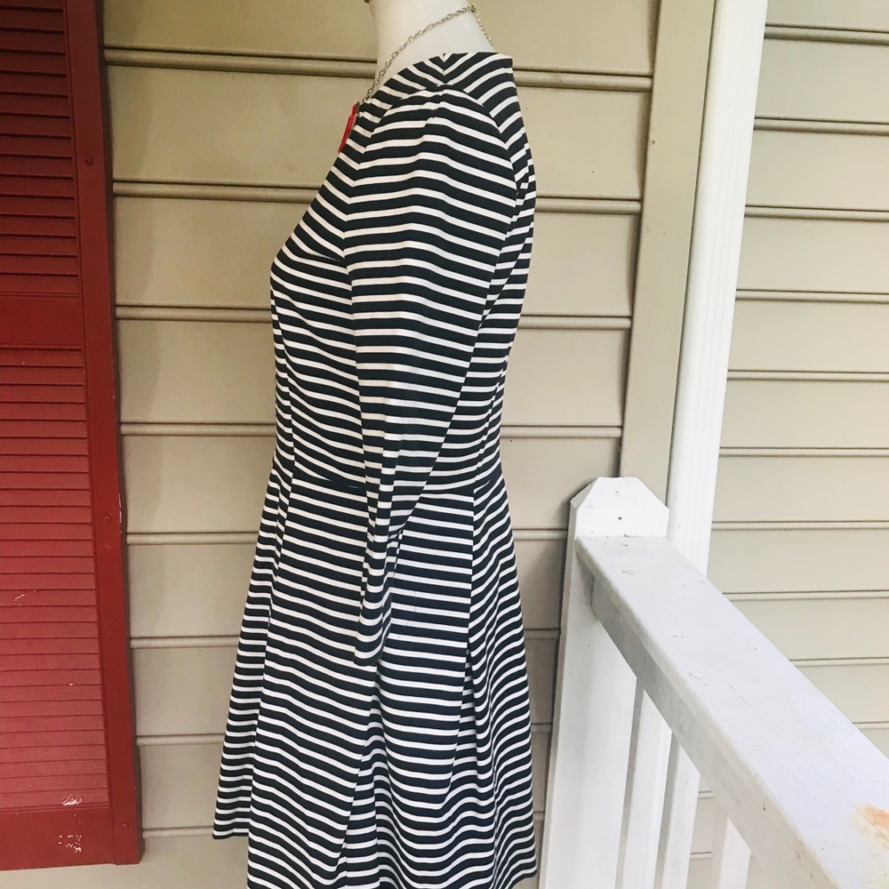 Gap Navy & White Striped Dress 6 FREE SHIP - Picture 2 of 5